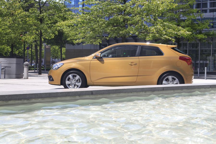  Kia pro_cee&rsquo;d EcoDynamics 2011 года  (фото 89 из 133)